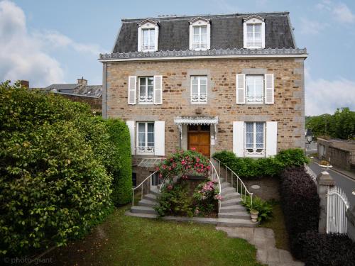 Maison d'hôtes de charme La Rose de Ducey près du Mont Saint Michel : B&B / Chambres d'hotes proche de Saint-Quentin-sur-le-Homme