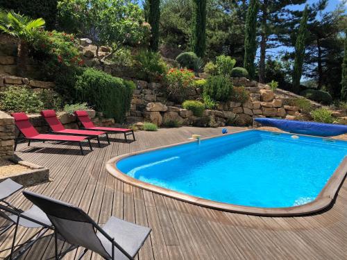Maison avec piscine privative : Villas proche de Curnier