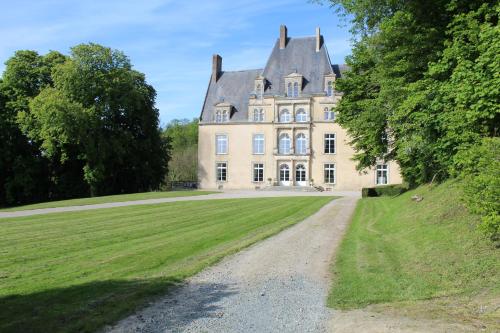Chateau de la Lucazière : B&B / Chambres d'hotes proche de Saint-Rémy-de-Sillé