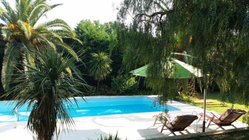 Casa Sestina - Appartement entier dans belle villa avec piscine : Maisons de vacances proche de Sainte-Colombe-de-la-Commanderie