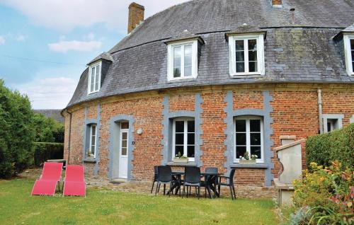 Awesome home in Gouy St, Andre with 3 Bedrooms and WiFi : Maisons de vacances proche de Le Parcq