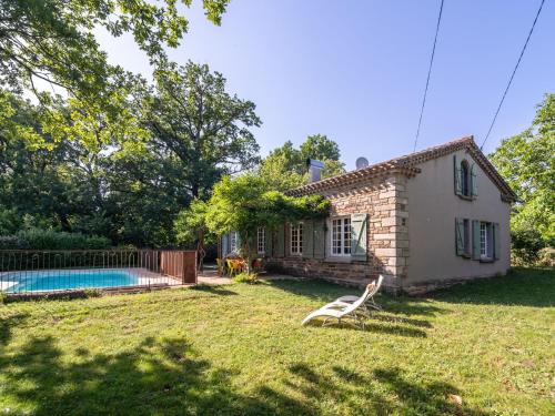 Cozy Holiday Home in Saint Denis with Swimming Pool : Villas proche de Les Martys