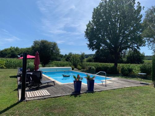 Lovely gites with private pool, privacy & spacious garden : Maisons de vacances proche de Villeréal
