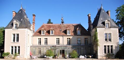Chateau Igny : B&B / Chambres d'hotes proche de Saint-Amand-Montrond