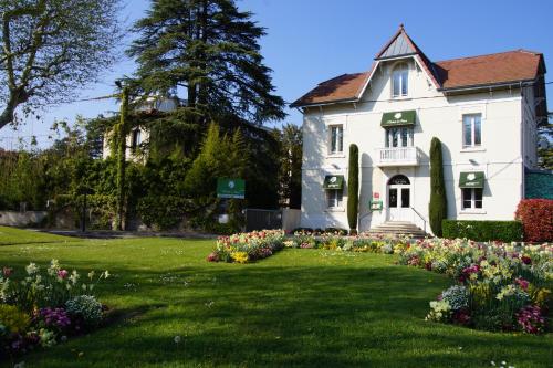Hôtel de charme L'Orée du Parc : Hotels proche de Saint-Bardoux