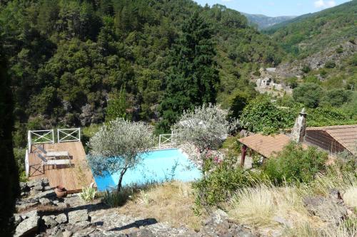 La Maison Bleue d'Ardèche : Maisons de vacances proche de Montselgues