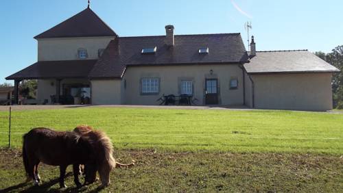 Gite Du Colombier : Maisons de vacances proche de Château-Chalon