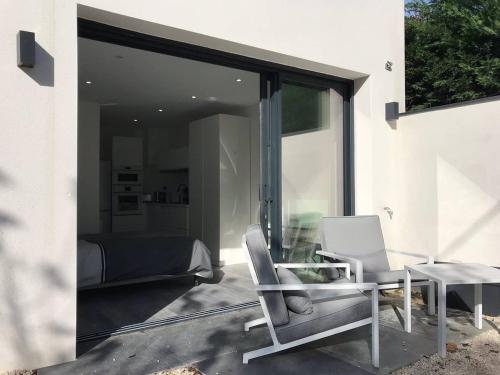 Studio au calme et indépendant Tassin-Demi-La-Lune : Appartements proche de Pollionnay