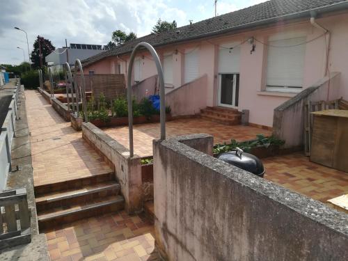 Logement de plein pied à MIRECOURT : Appartements proche de Dombasle-en-Xaintois