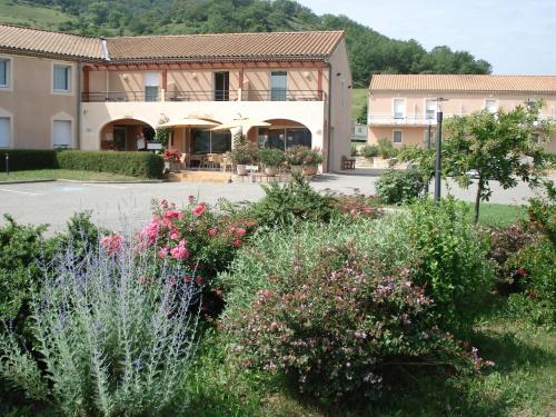 Hotel Restaurant Les Chataigniers : Hotels proche de Saint-Martin-sur-Lavezon
