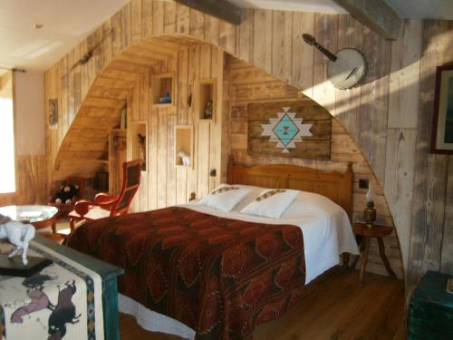 chambre d'hôte atypique West little ranch chambre amérindienne : B&B / Chambres d'hotes proche de Laz