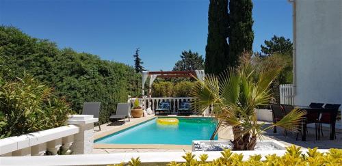 Villa T3 à 10' de Cassis - Piscine privée et cuisine d'été extérieure : Maisons de vacances proche d'Aubagne