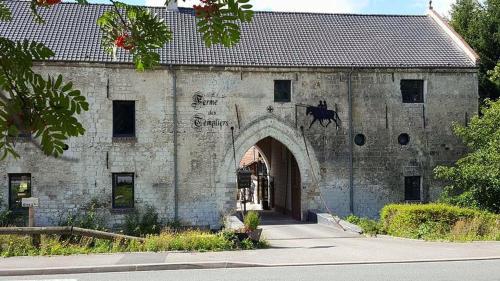 La Ferme des Templiers de Fléchinelle : B&B / Chambres d'hotes proche de Sains-lès-Pernes