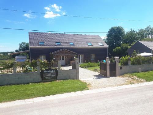 Mostarlic Vegan and Gluten free B&B : B&B / Chambres d'hotes proche de Somme-Suippe
