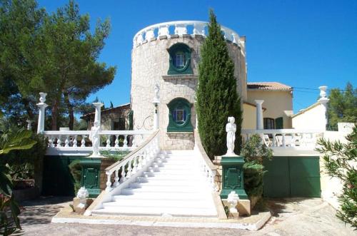 Villa with pool in Provence -Villa Romantique sleeps up to 12+4 in optional gite : Villas proche de Beaucaire