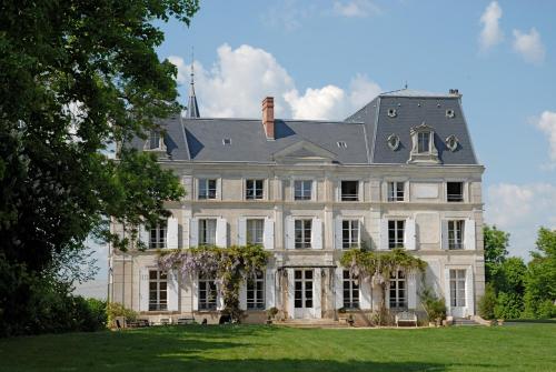 Chambres d'Hotes Château de la Puisaye : B&B / Chambres d'hotes proche de Dampierre-sur-Avre