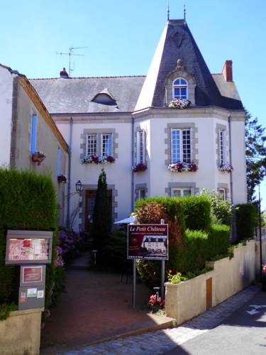 Le Petit Château : B&B / Chambres d'hotes proche de La Boissière-de-Montaigu