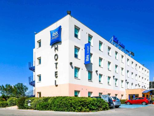 ibis Budget Hotel Vitrolles : Hotels proche de Berre-l'Étang