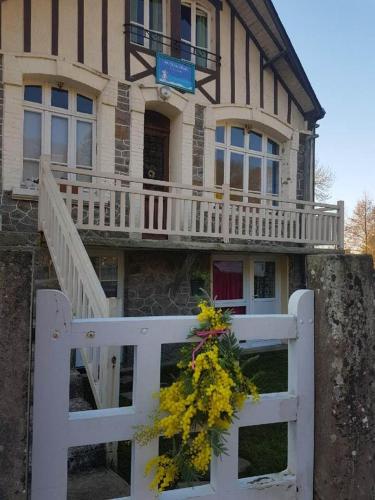 VILLA JULIETTE DANS LA BAIE DU MONT-SAINT-MICHEL : Maisons de vacances proche de Champcey