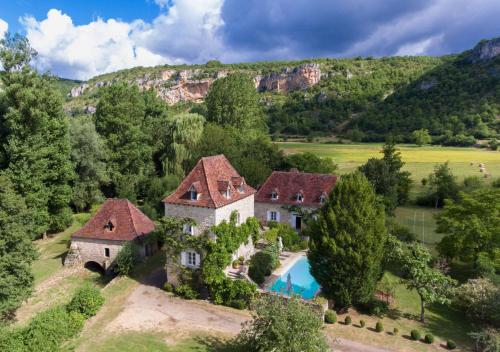 Le Moulin sur Célé - Luxury Villa with Private Pool : Villas proche de Carayac