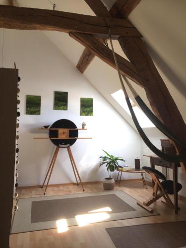 l'atelier expo du Grand Island : B&B / Chambres d'hotes proche de Moissy-Moulinot