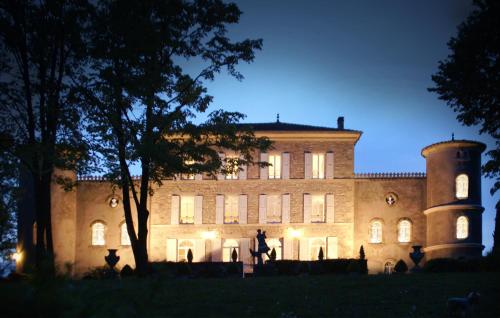 Château Chavagnac : Maisons d'hotes proche de Vion
