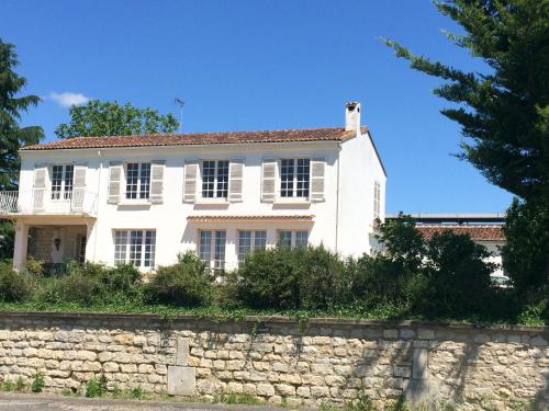 La Maison Blanche : Maisons d'hotes proche de Saint-Hilaire-de-Villefranche