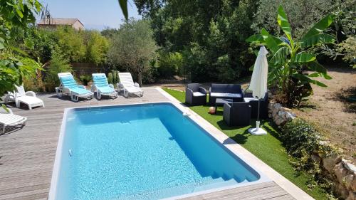 Villa de 4 chambres avec piscine privee jardin clos et wifi a La Gaude : Villas proche de Gattières