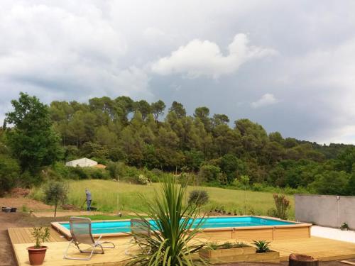 Maison de 2 chambres avec piscine privee terrasse amenagee et wifi a Barjols : Maisons de vacances proche de Saint-Martin