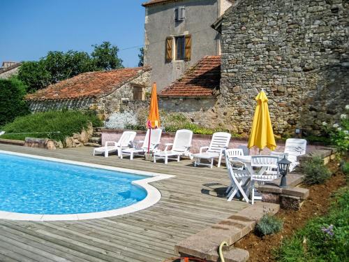 Villa de 4 chambres avec piscine privee et terrasse amenagee a Lherm : Villas proche de Montcléra