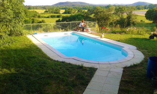 Maison de 4 chambres avec piscine privee jardin clos et wifi a Orthoux Serignac Quilhan : Maisons de vacances proche de Savignargues
