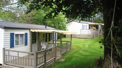 Maison de 3 chambres avec piscine partagee terrasse amenagee et wifi a Argences en Aubrac : Maisons de vacances proche de Lieutadès