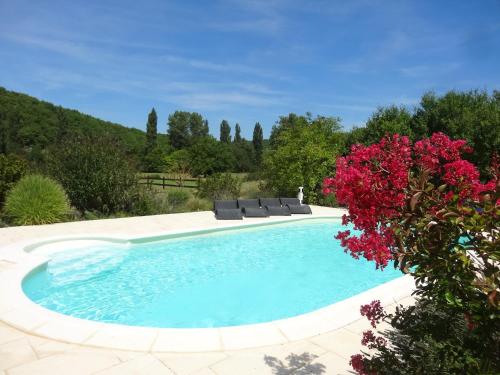 Villa de 4 chambres avec piscine privee jardin amenage et wifi a Leobard : Villas proche de Gourdon