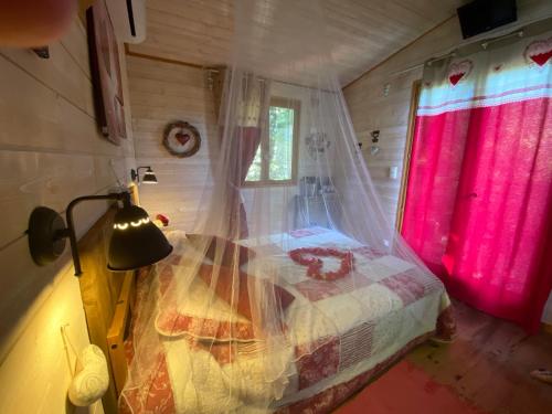 La cabane des amoureux : B&B / Chambres d'hotes proche de Châteauvert