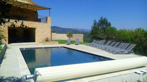 Villa de 4 chambres avec piscine privee jacuzzi et jardin clos a Prades : Villas proche de Fabras