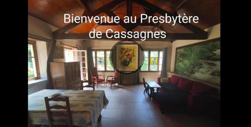 Presbytère de cassagnes : Maisons de vacances proche de Prayssac