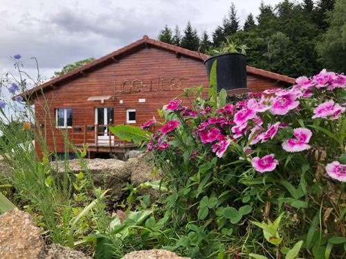 Maison avec piscine couverte Pilat Ardèche : Maisons de vacances proche de Bourg-Argental