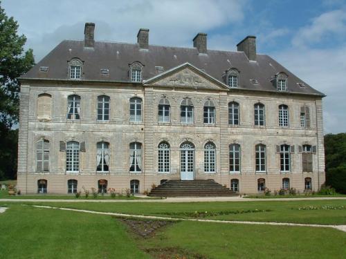 Château de Couin : B&B / Chambres d'hotes proche de Givenchy-le-Noble