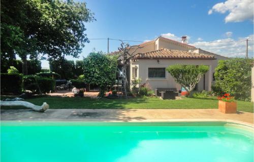 Stunning Home In Caux With Wifi, Private Swimming Pool And Outdoor Swimming Pool : Maisons de vacances proche d'Alignan-du-Vent