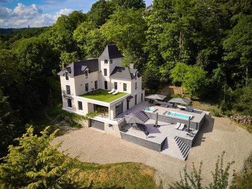 LA VILLA AUBIN belle demeure avec vue sur Paris : Maisons d'hotes proche de Saint-Brice-sous-Forêt