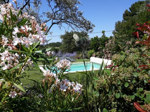 Parfums de Provence Le Lavandin Piscine chauffée & Spa : Maisons de vacances proche de Saint-Maurice-sur-Eygues