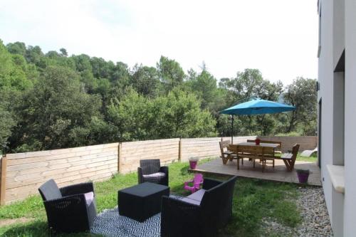 Logement, rez-de-jardin d’une maison, orée du bois : Maisons de vacances proche de Lalevade-d'Ardèche