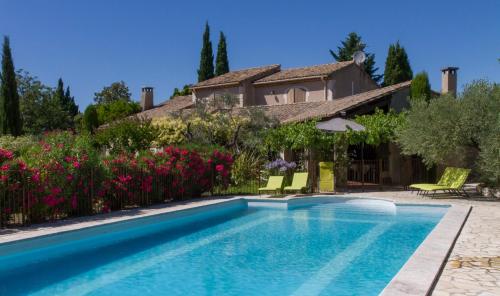 Maison de campagne au charme provençal : Villas proche d'Eygalières