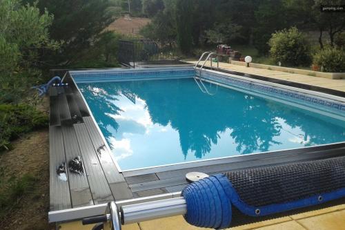 Gîte 2 chambres avec piscine : Appartements proche de Saint-Bonnet-du-Gard
