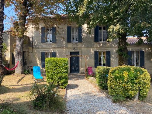 maison de charme : Maisons de vacances proche de Saint-Aubin-de-Branne