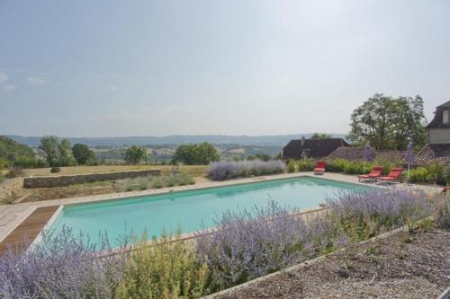 Maison d'une chambre avec piscine privee terrasse amenagee et wifi a Fons : Maisons de vacances proche de Le Bouyssou