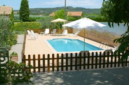 Maison de 2 chambres avec piscine partagee jardin clos et wifi a Vaison la Romaine : Maisons de vacances proche de Saint-Romain-en-Viennois