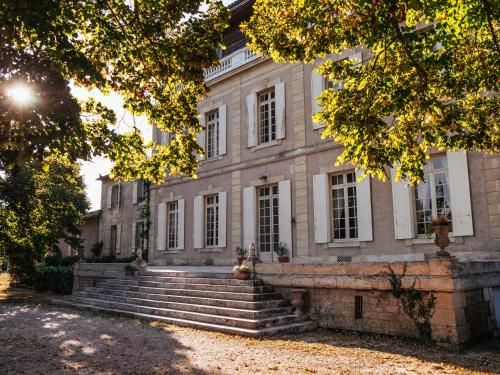 Château Destinée : B&B / Chambres d'hotes proche de Mouliets-et-Villemartin