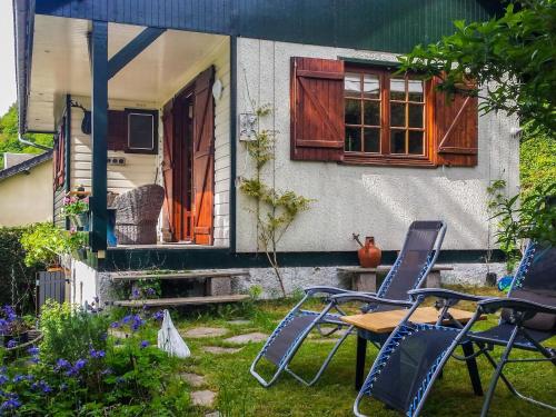 Holiday Home in Miremont with Garden Patio Veranda : Maisons de vacances proche de Queuille