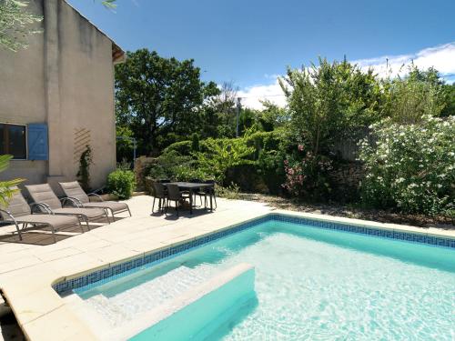 Child friendly detached villa with private swimming pool : Villas proche de Saint-André-de-Roquepertuis